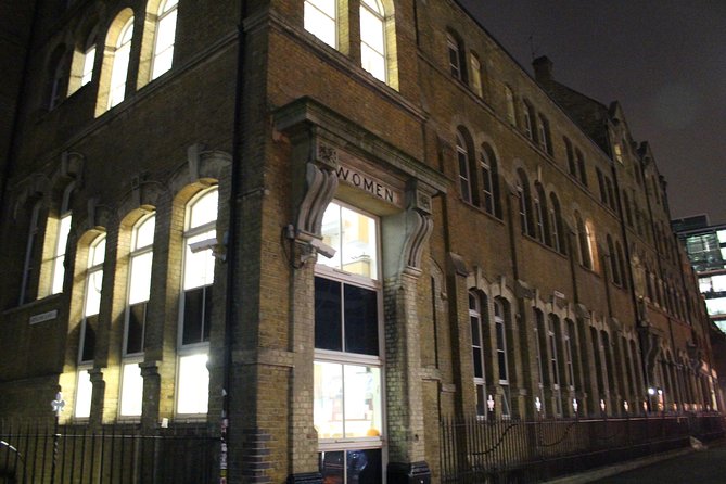 2-Hour Jack the Ripper Small Group Walking Tour in London - How the guide tells it: respectful facts, room for questions