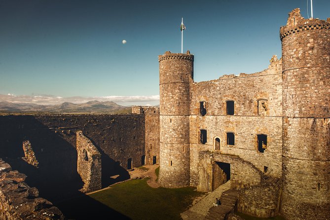 5-Day Discover Wales Small-Group Tour from London - Day 2: Snowdonia (Beddgelert) and Harlech Castle’s Big Views