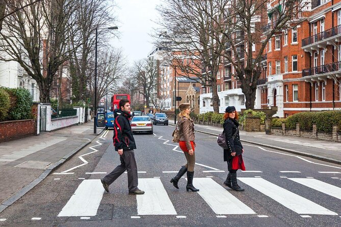 Beatles Evening Tour of Central London - Why this Beatles evening tour starts at 6:00 pm (and what that changes)