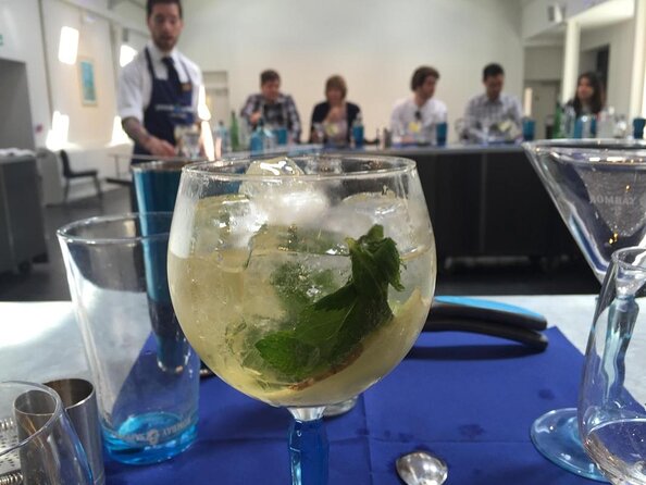 Bombay Sapphire Gin Distillery Tour and Cocktail - Getting There From London: Plan for the 24-Kilometer Outside-Winchester Stretch