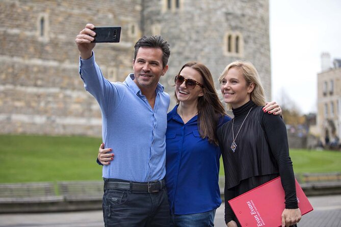 Buckingham Palace and Windsor Castle Escorted Tour from London - Guides and commentary: why your experience may feel very different day to day