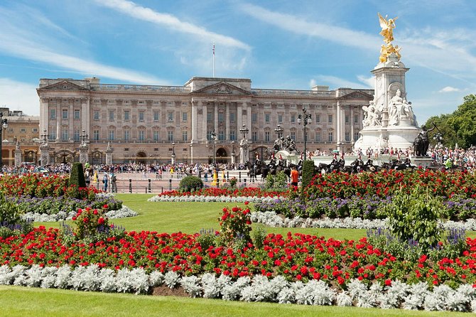 Buckingham Palace Entrance Ticket & Changing of the Guard Tour - Who should book this tour, and who might do better DIY