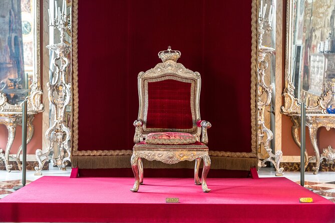 Buckingham Palace Exterior and Royal History Private Tour - How the Private Car Options Change the Experience (Worth It?)