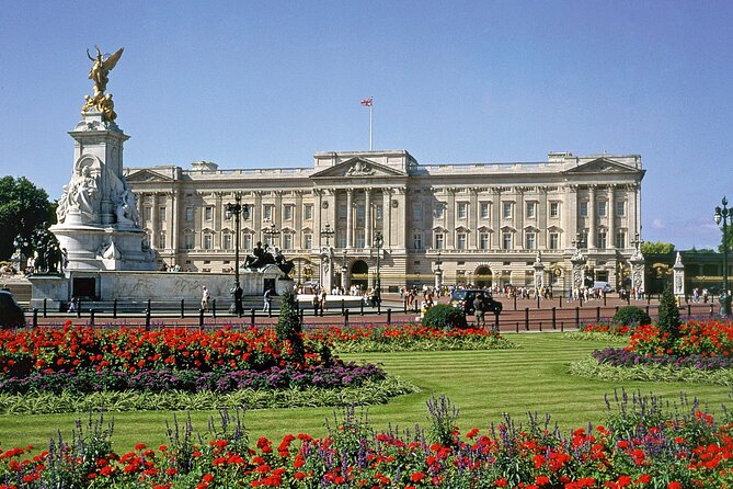Buckingham Palace: Official State Rooms Entry Ticket - Can I take photos? and other real-world rules