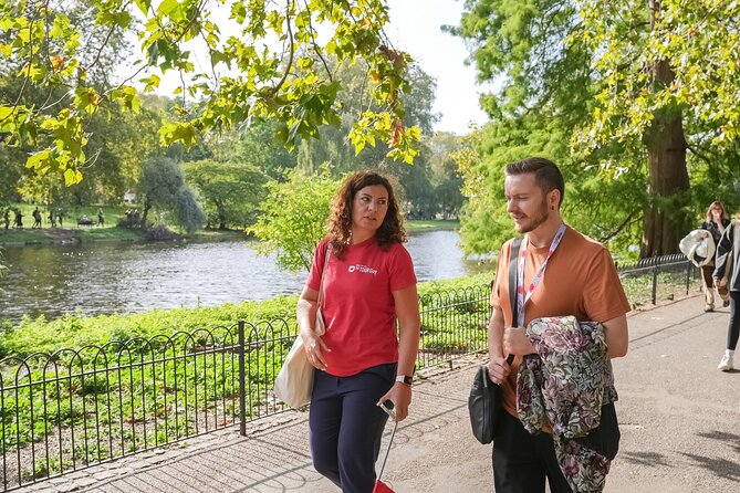 Buckingham Palace: Walking Tour with Entry & Audio Guide - Weather, pace, and meeting point reality checks