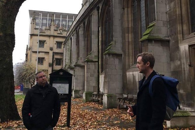 Burnings, Butchery & Black Death: A Walking Tour of London's Bloody Past - Meeting Point, Route Flow, and How to Stay On Track