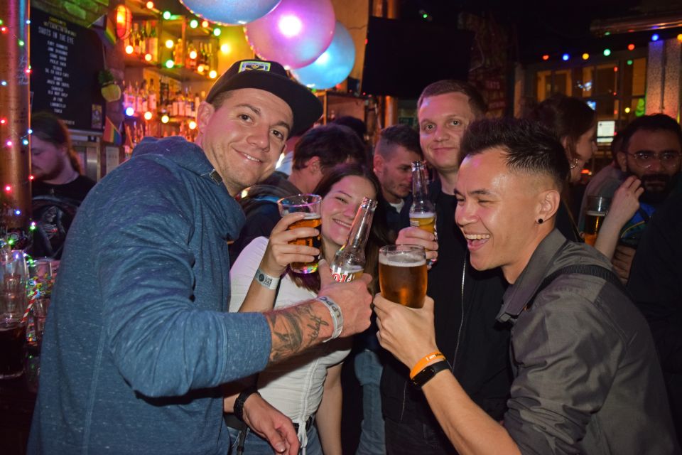 Camden Pub Crawl & Bar Tour London - Photos and memories: how the night gets documented