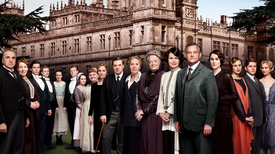 Downton Abbey and Village Small Group Tour from London - Downton Village in Real Life: Bampton’s Streets and Key Film Spots