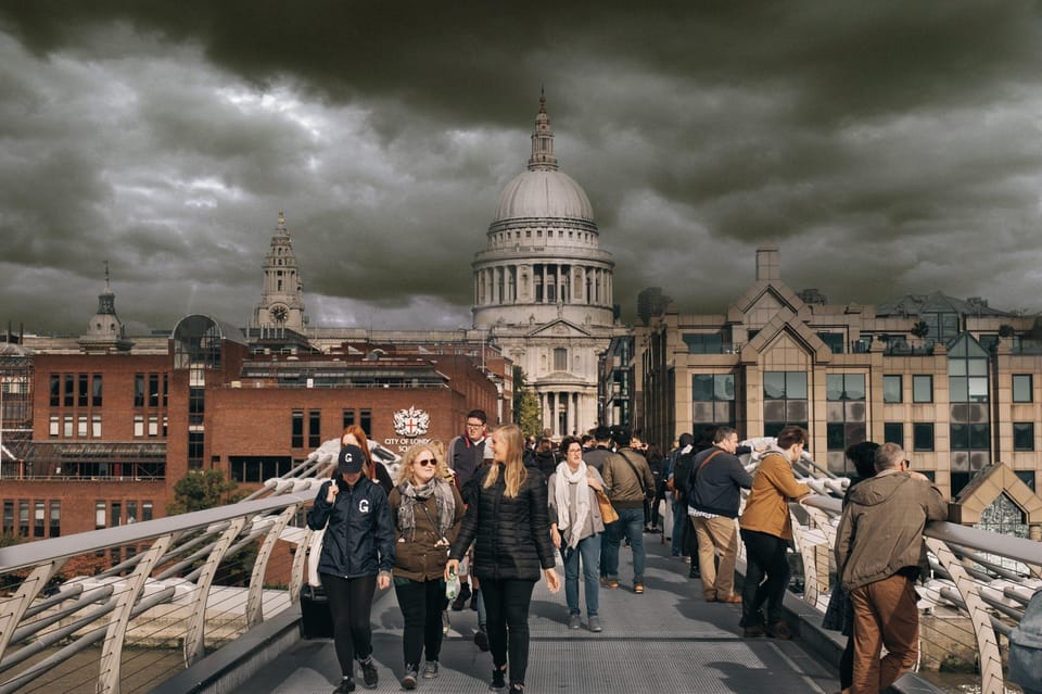 French Language: Original Harry Potter Walking Tour - Trafalgar Square to Soho and Covent Garden: where the walking tour turns lively