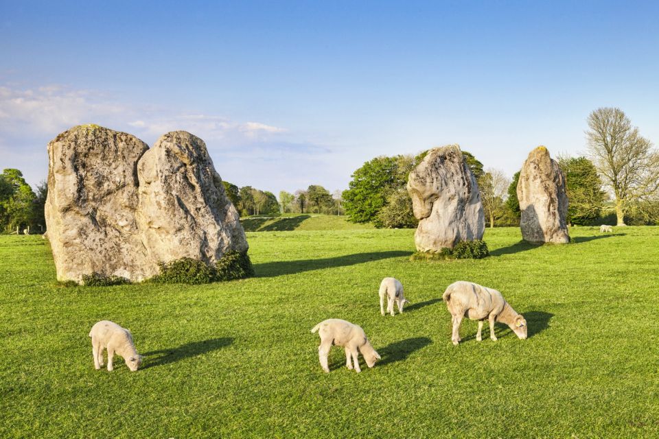 From London: Bath, Avebury and Lacock Village Day Trip - Getting to the Tour at Victoria: Stand 3 Matters