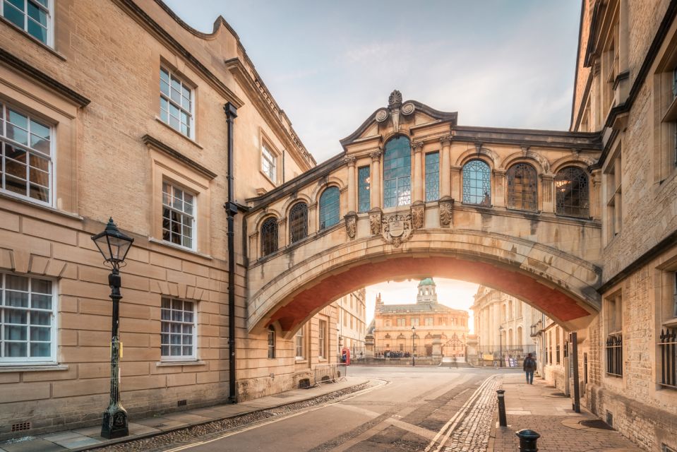 From London: Cotswolds and Oxford Guided Day-Trip - Guide energy and driver skill: what makes the day feel smooth