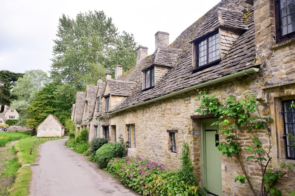 From London: Cotswolds Villages Small Group Day Tour - Guides and Drivers: What Makes the Day Feel Easy