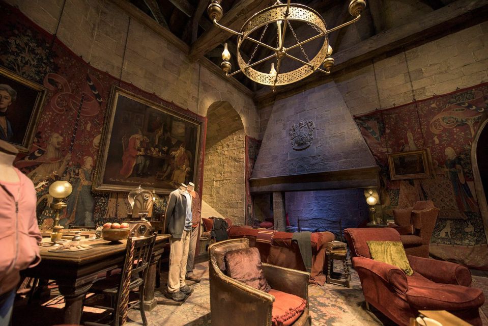 From London: Harry Potter Family Package with Transfers - Family Photos at the Great Hall or Dumbledore’s Office