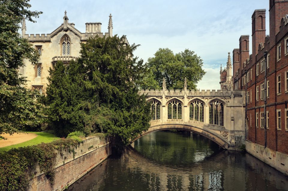 From London: Oxford and Cambridge Universities Tour - Oxford Walking Tour: Dreaming Spires Energy and Literary Clues