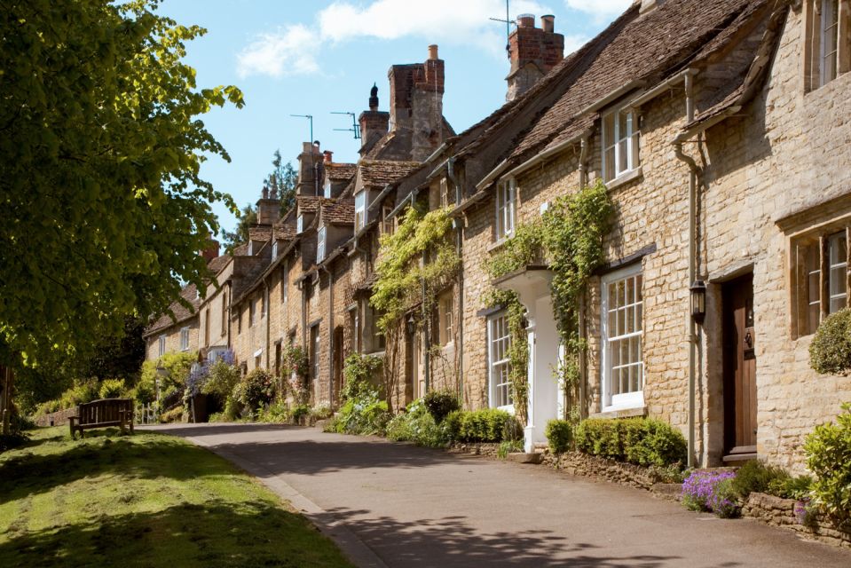 From London: Oxford and Cotswolds Villages Day Trip - Meeting up at Green Line: the day starts before you leave London