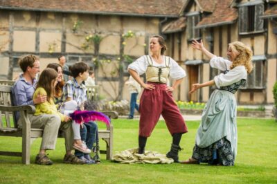 From London: Shakespeare's Stratford-upon-Avon Day Trip - Golden coach comfort from Victoria to Warwickshire