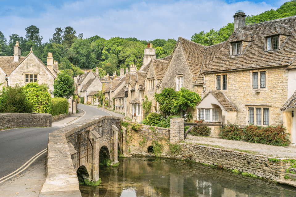 From London: Small Group Stonehenge, Bath & Cotswolds Tour - The drive to Stonehenge: when the story starts early