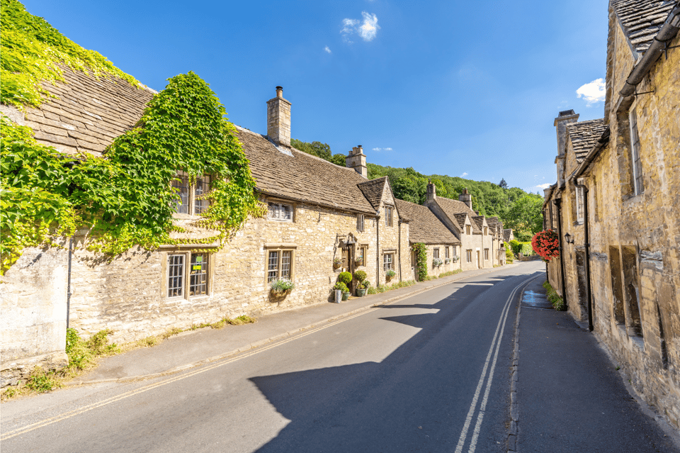 From London: Small Group Stonehenge, Bath & Cotswolds Tour - The backroad Cotswolds drive: the quiet bonus
