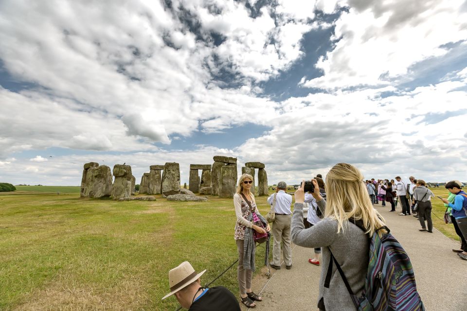 From London: Stonehenge Half-Day Tour - Arriving at Stonehenge: what to do with your two hours