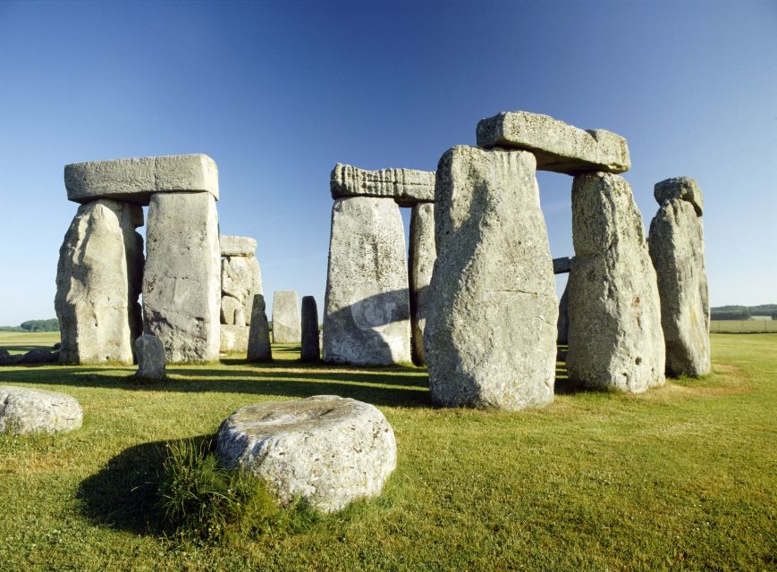 From London: Stonehenge, Windsor and Salisbury Guided Tour - The big idea: a London-to-Wiltshire royal and prehistoric hit