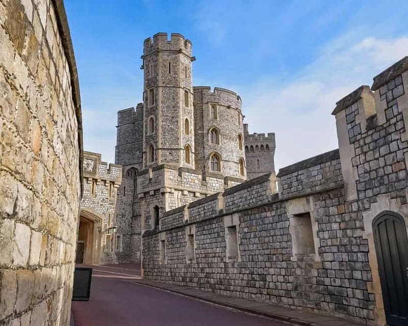 From London: Stonehenge & Windsor Castle Tour with Tickets - Between Stops: Riding Through the English Countryside (and Keeping Your Appetite)