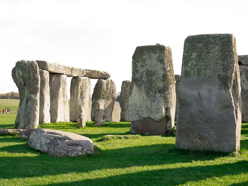 From London: Stonehenge & Windsor Castle Tour with Tickets - Comfort and Cleanliness: The Coach Experience