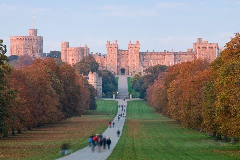 From London: Windsor Castle and Stonehenge Day Trip - Riding Out of London in Comfort (and Why It Matters)