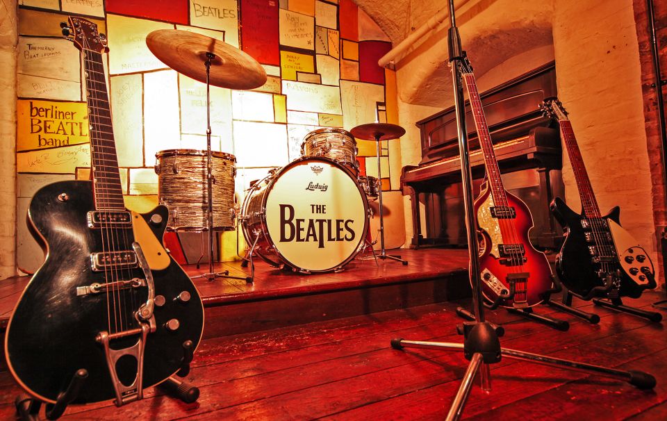 Full-Day Beatles and Liverpool Tour from London - Magical Mystery Tour coach: your 2-hour Beatles hit list
