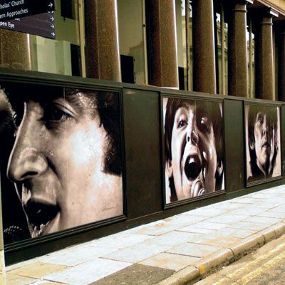 Full-Day Beatles and Liverpool Tour from London - Arrival strategy: Matthew Street before the bigger stops