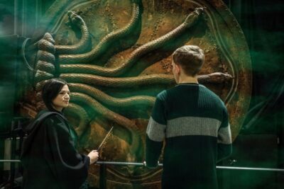 Harry Potter: Warner Bros. Studio Tour from King's Cross - Platform 9¾ and the Hogwarts Express steam engine setup