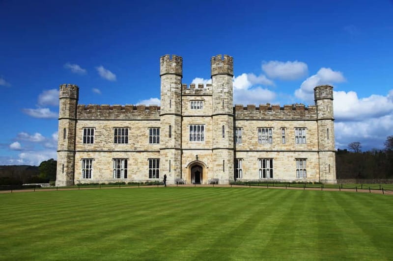 Leeds Castle, Canterbury, Dover, Greenwich & Free Snack Pack - How Canterbury Cathedral earns its spot on the route