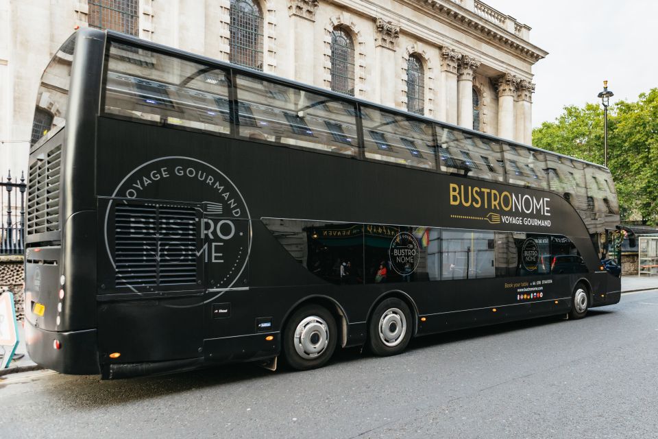 London: 6-Course Gourmet Dinner on a Luxury Coach - Service and Atmosphere: The Crew Makes the Difference