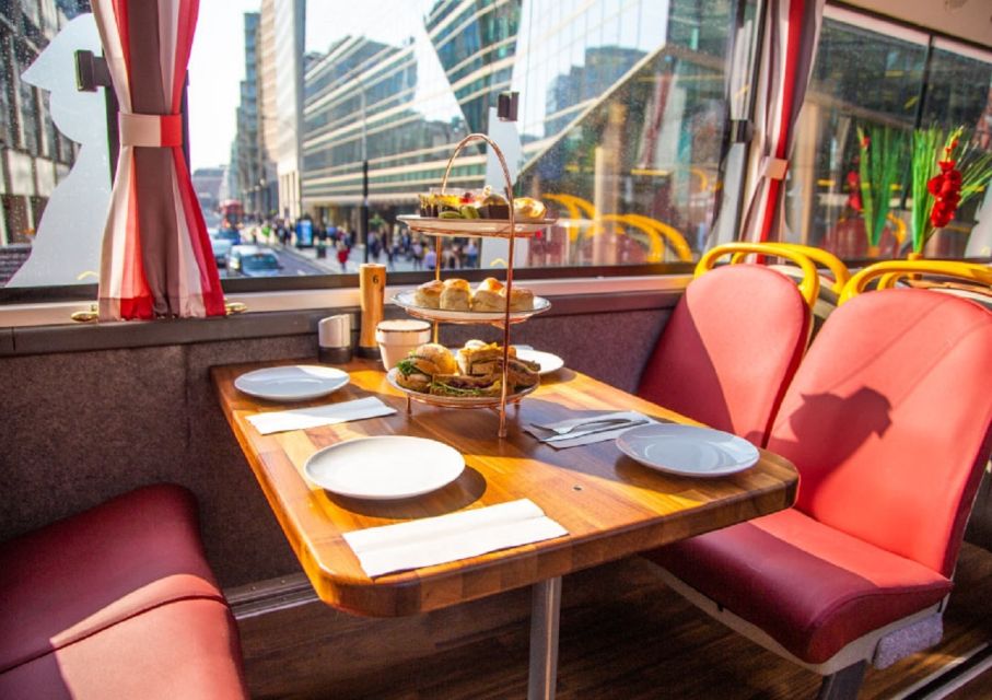 London: Afternoon Tea Bus with a Glass of Prosecco - Food quality and the Prosecco touch: what you actually get