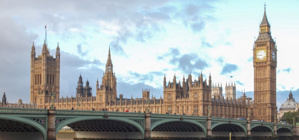 London: App-Based Walking Tour with 30 Stops - What the 4 Hours Covers: Thames, Westminster, and the Tower area