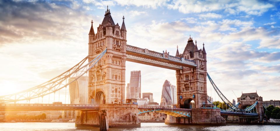 London: App-Based Walking Tour with 30 Stops - Getting Started With Trippy Tour Guide: download, headphones, and offline mapping