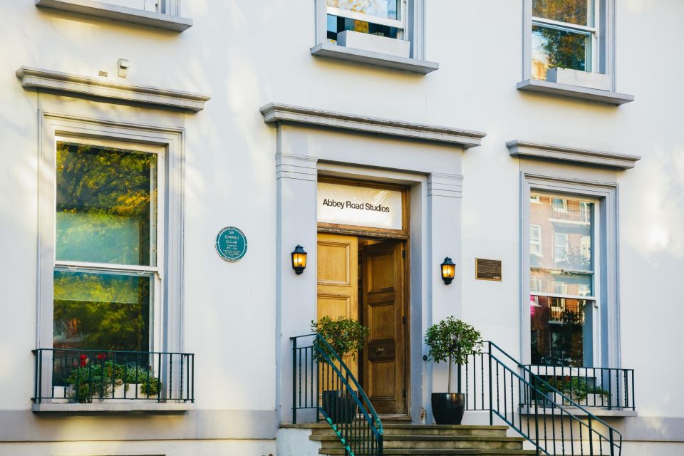 London: Beatles and Abbey Road Tour with Richard Porter - SoHo, Mayfair, and the streets of Swinging London on foot