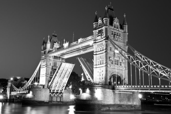 London Big Bus Evening Sightseeing Tour by Open-Top Bus - Audio in 7 languages: how to make it work for you