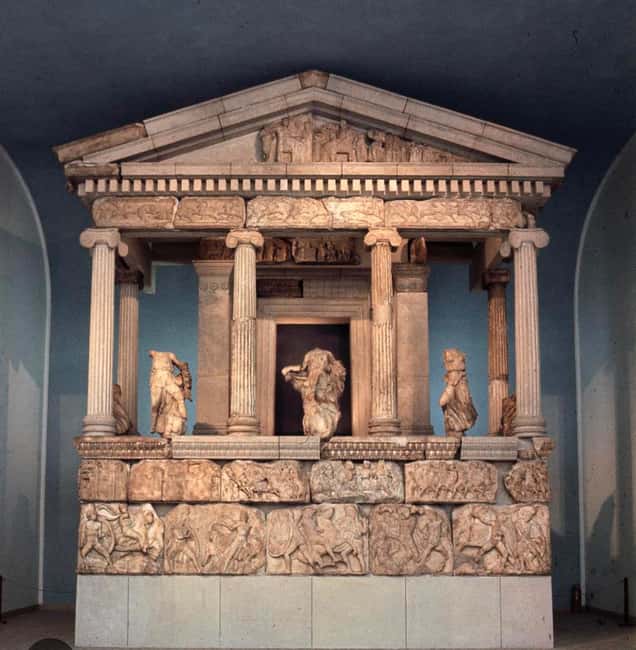London: British Museum with Expert Guide. - Montague Place Lions: Start Where You Can Actually Find Your Tour
