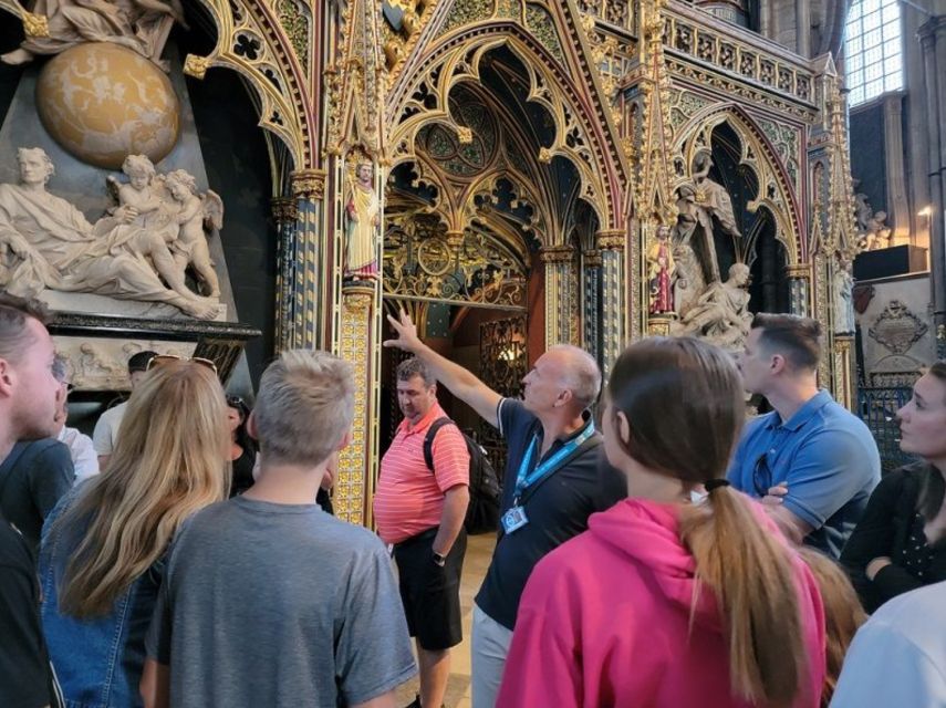 London: Buckingham, Big Ben & Westminster Abbey Tour - Pace, Headsets, and Comfort: How to Make This Day Work for You