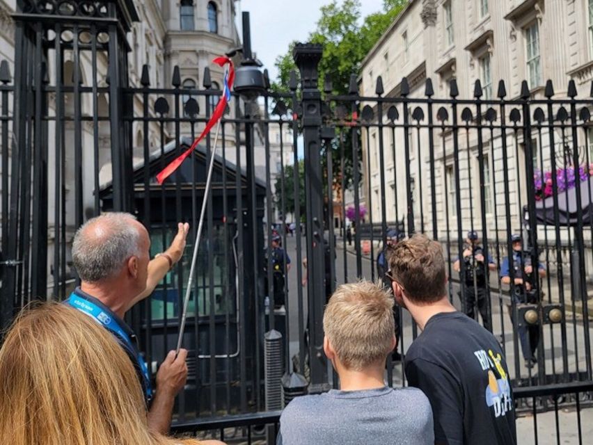 London: Buckingham, Big Ben & Westminster Abbey Tour - The Coronation Chair, Elizabeth I’s Tomb, and Poets’ Corner
