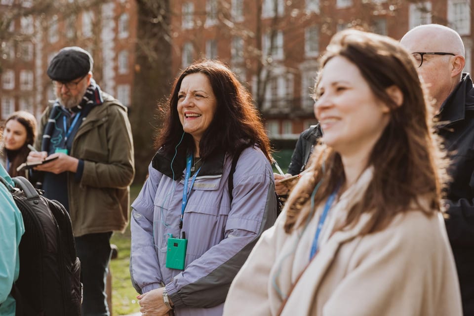 London: Buckingham Palace State Rooms & Royal Walking Tour - Starting at Queen Victoria Memorial: your royal anchor point