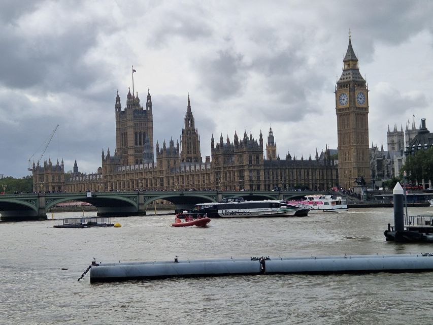 London by taxi: Highlights Tour in a real London Black Cab. - St Paul’s Cathedral, Piccadilly Circus, and Trafalgar Square: Quick Stops with Real Meaning