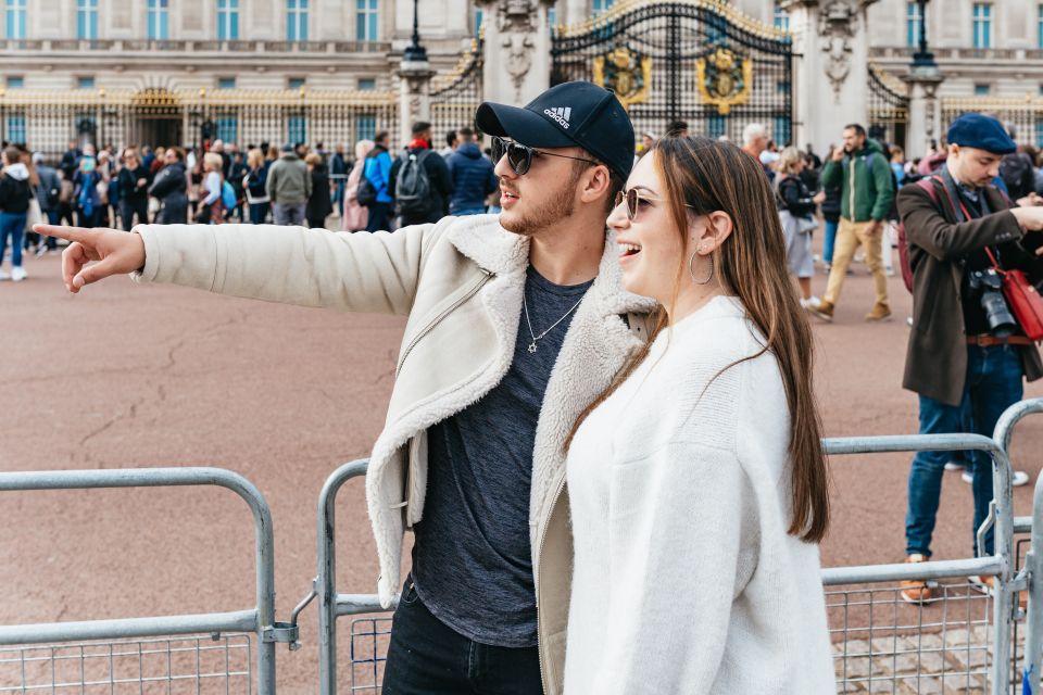 London: Changing of The Guard Tour - St James’s Park to Buckingham Palace: Finishing at the Palace Without the Forecourt Hassle