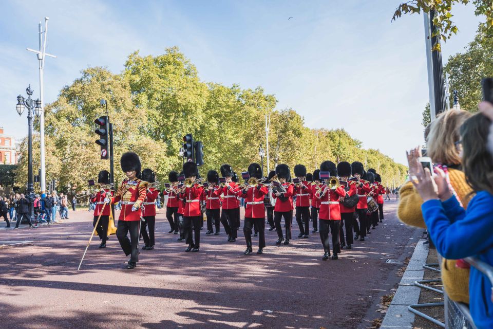 London: Changing of the Guard Walking Tour - Changing of the Guard, But With a Plan