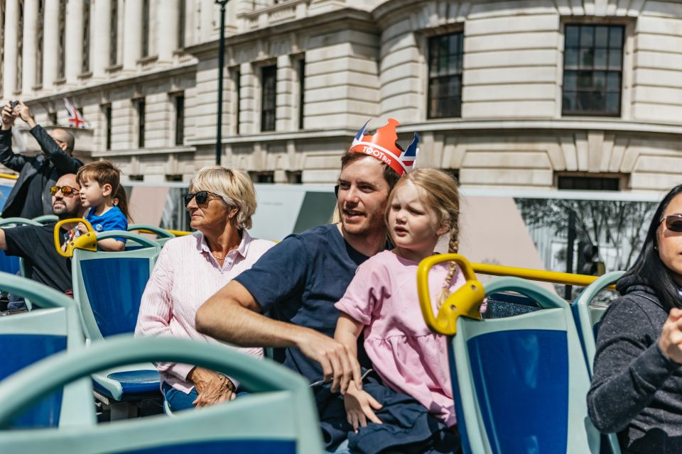 London: Children's Open Top Bus Tour - Live kid-friendly commentary: how guides keep kids locked in