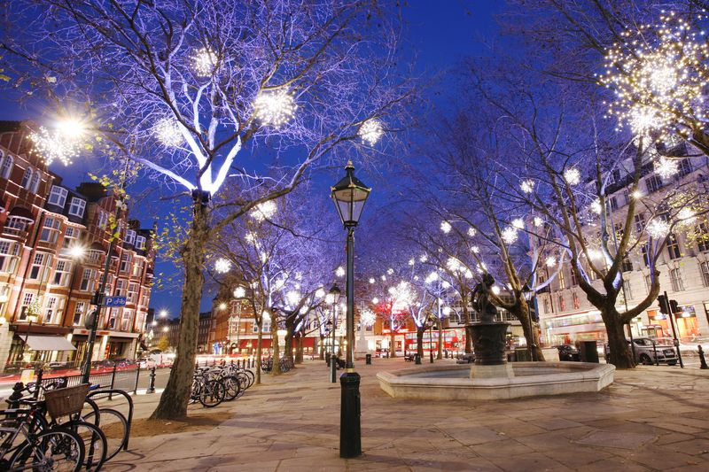 London Christmas Lights Bike Tour - What the guide adds: more than directions, less than a lecture