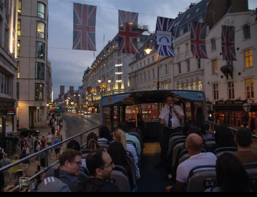London: Christmas Lights Nighttime Bus Tour with Live Guide - Timing and traffic: what to expect when London slows down
