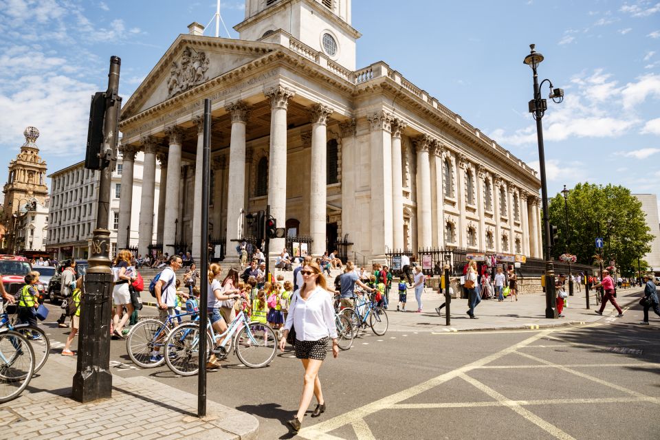 London: Classic Gold 3.5-Hour Bike Tour - Trafalgar Square, Covent Garden, and street performance energy