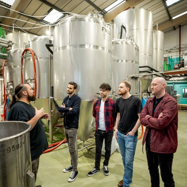 London: Craft Brewery Tour with Tasting of 4 Beers - Who should book the Hackney craft brewery tour, and who might not love it