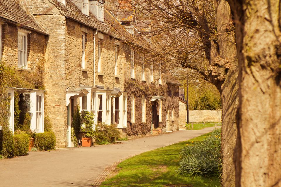 London: Downton Abbey, Cotswolds, and Highclere Castle Tour - Where you start: Marble Arch pickup and the road to the Cotswolds